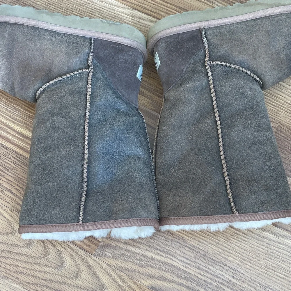 UGG Brown Boots Sz 7 with Buttons for Shearling Knit Cuffs (Cuffs Missing)